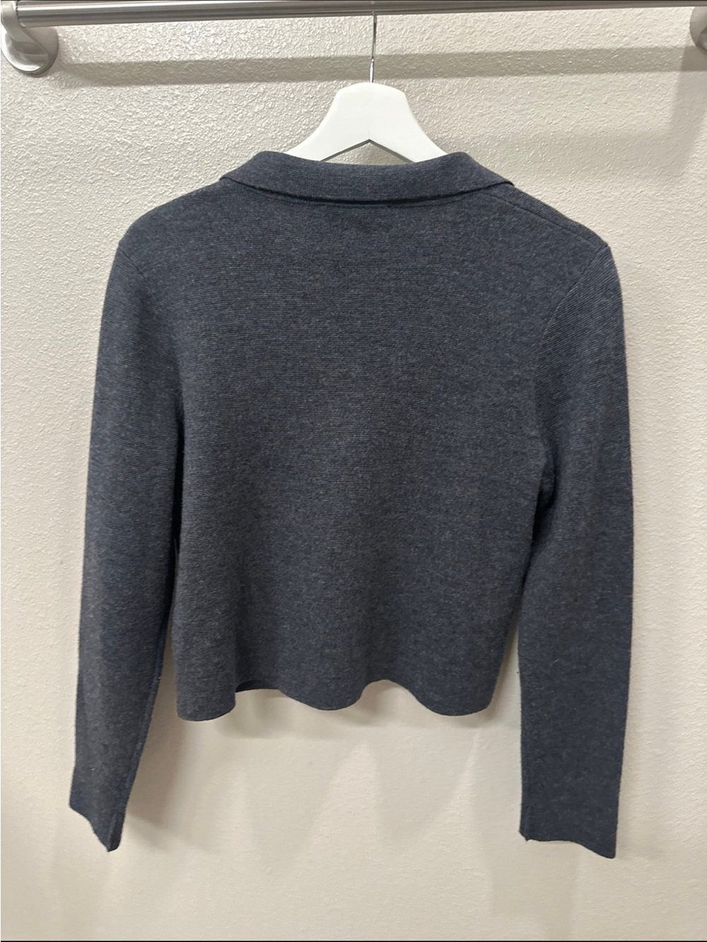 Sezane Betty Cardigan Small
NWOT Charcoal Cropped Button-Front Wool Jacket - Picture 5 of 5